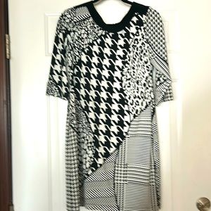 Gabby Skye Straight Dress Size 8 Black White Houndstooth Stretch Maximimalist